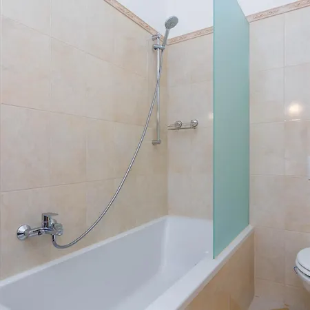 Vila Luxury With 55 M2 Pool, Heated Indoor Pool, Large Garden - By Traveler Tourist Agency - Id 2132
